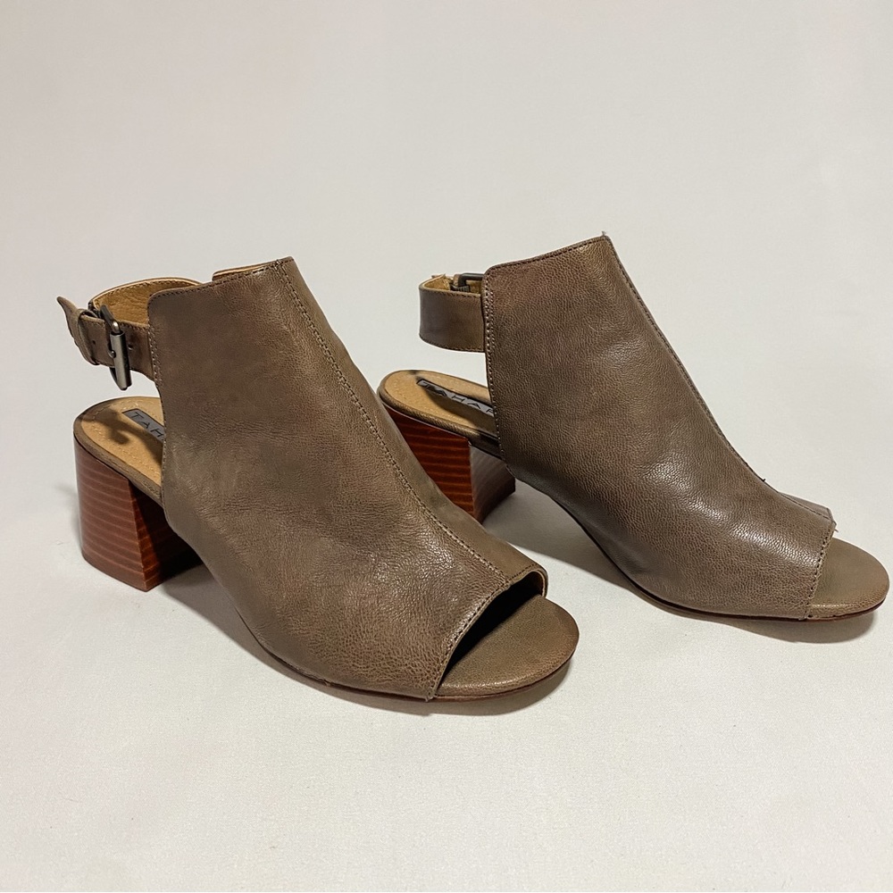 Tahari leather heels
